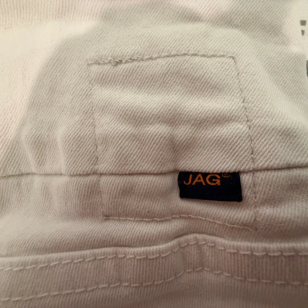 Jag Jeans - Pull On Sleek White Jeans, Size 10 - Picture 10 of 13